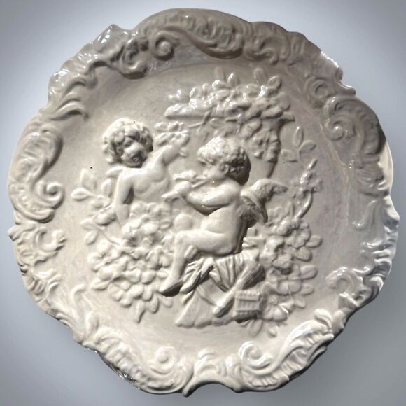 Plaque Vintage Musical Cherub 3D Ivory Glazed Plaster Platter Victorian MCM 60's - Picture 1 of 14